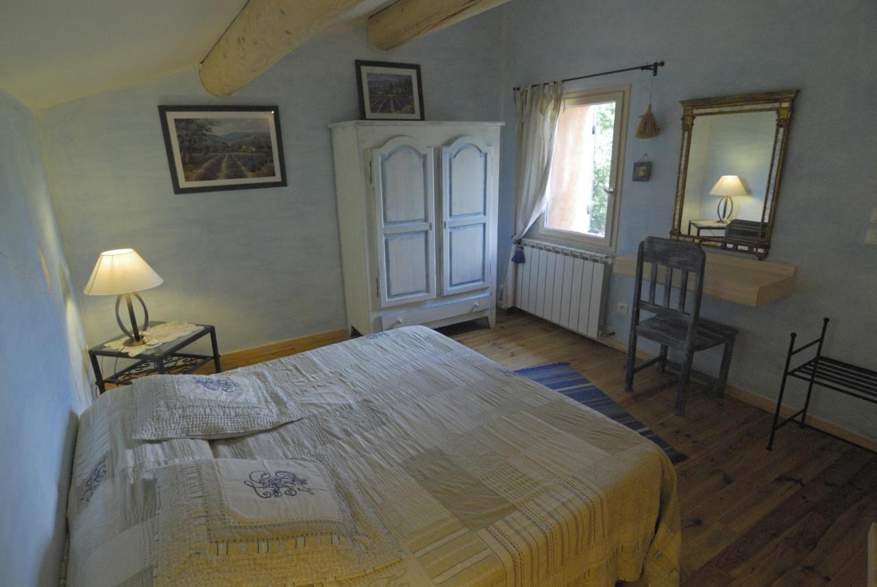 Bed and Breakfast Mas De Foncaudette Лурмарин Номер фото